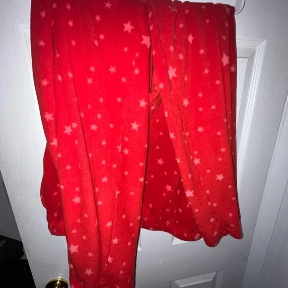 Cuddl Duds Red Star Fleece Robe - Picture 6 of 7